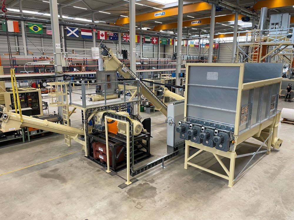 Willems Baling introduceert Refiner voor houtvezel-productie📹 featured image